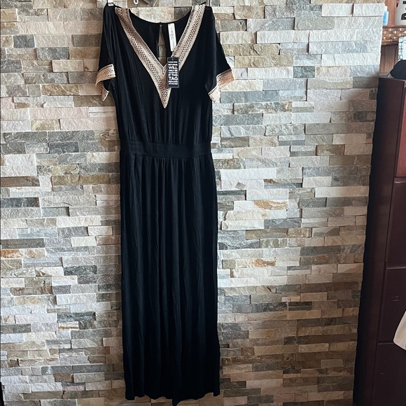 New BMJL Elegant Black Maxi Dress with Lace Trim - Picture 1 of 10